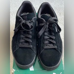 Puma black on black suede shoes-Men’s-sz 8.5